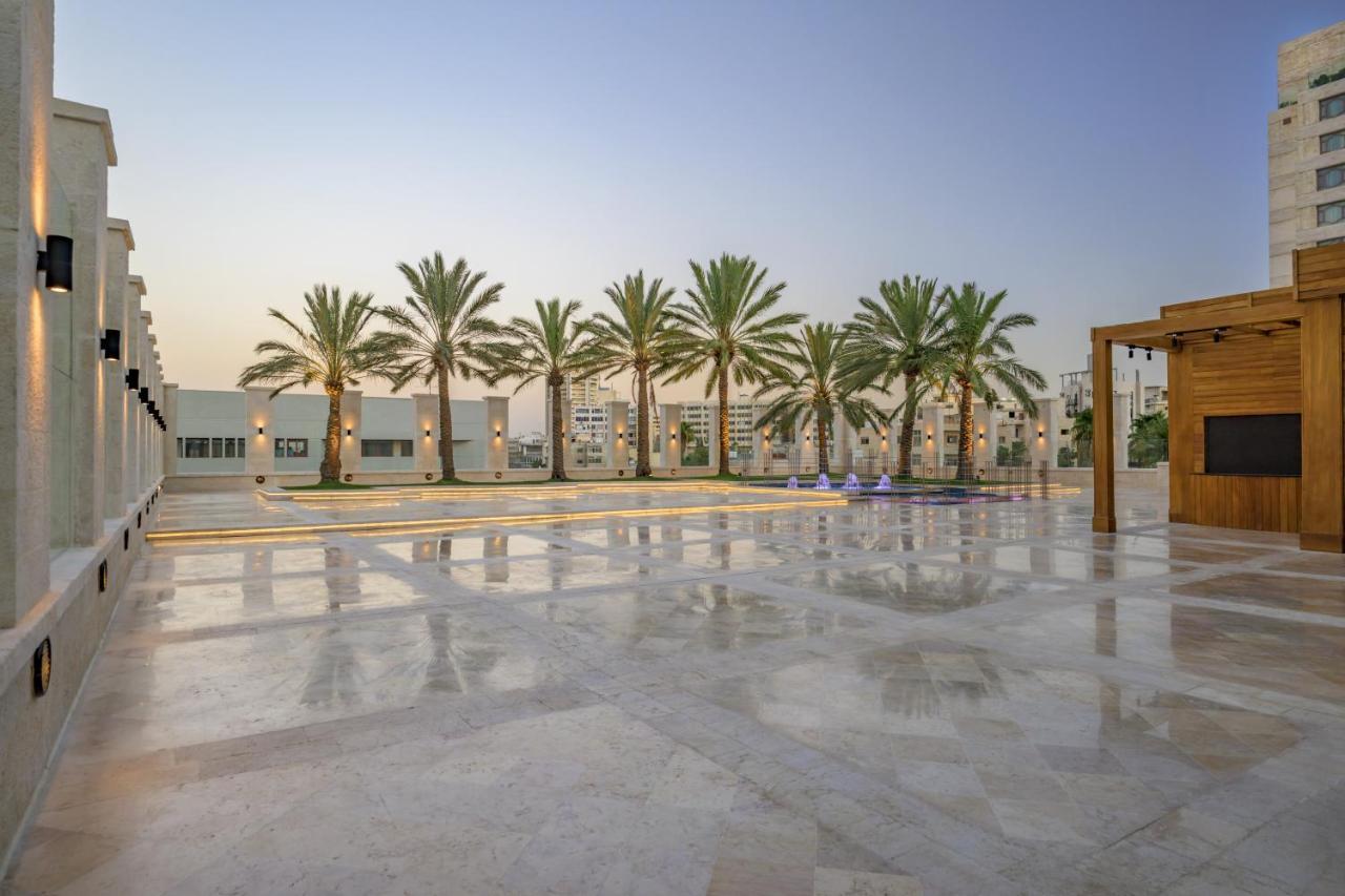 Grand Hyatt Amman Hotel Bagian luar foto The courtyard of the Al-Shaqra campus