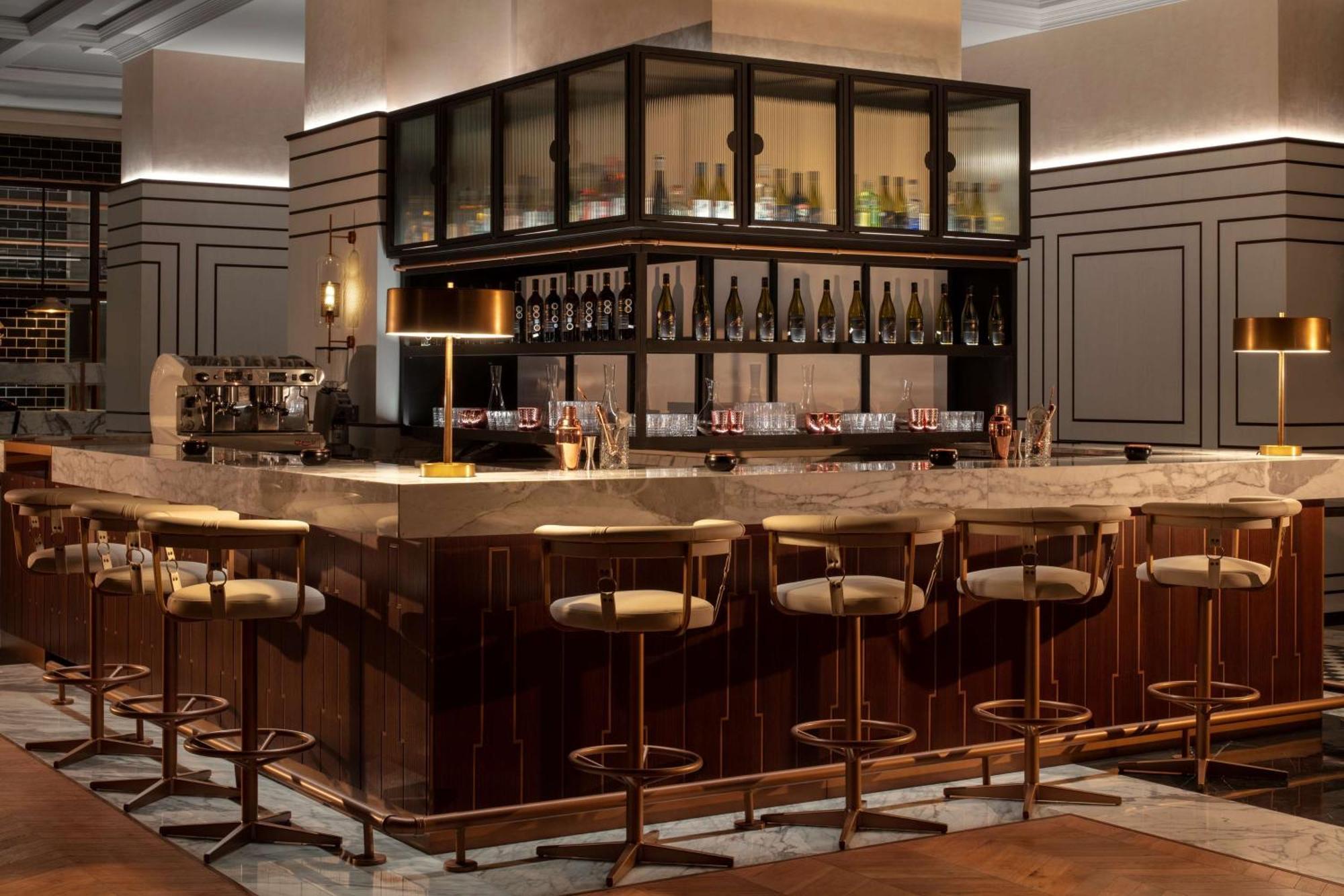 Grand Hyatt Amman Hotel Bagian luar foto The bar at the Concourse
