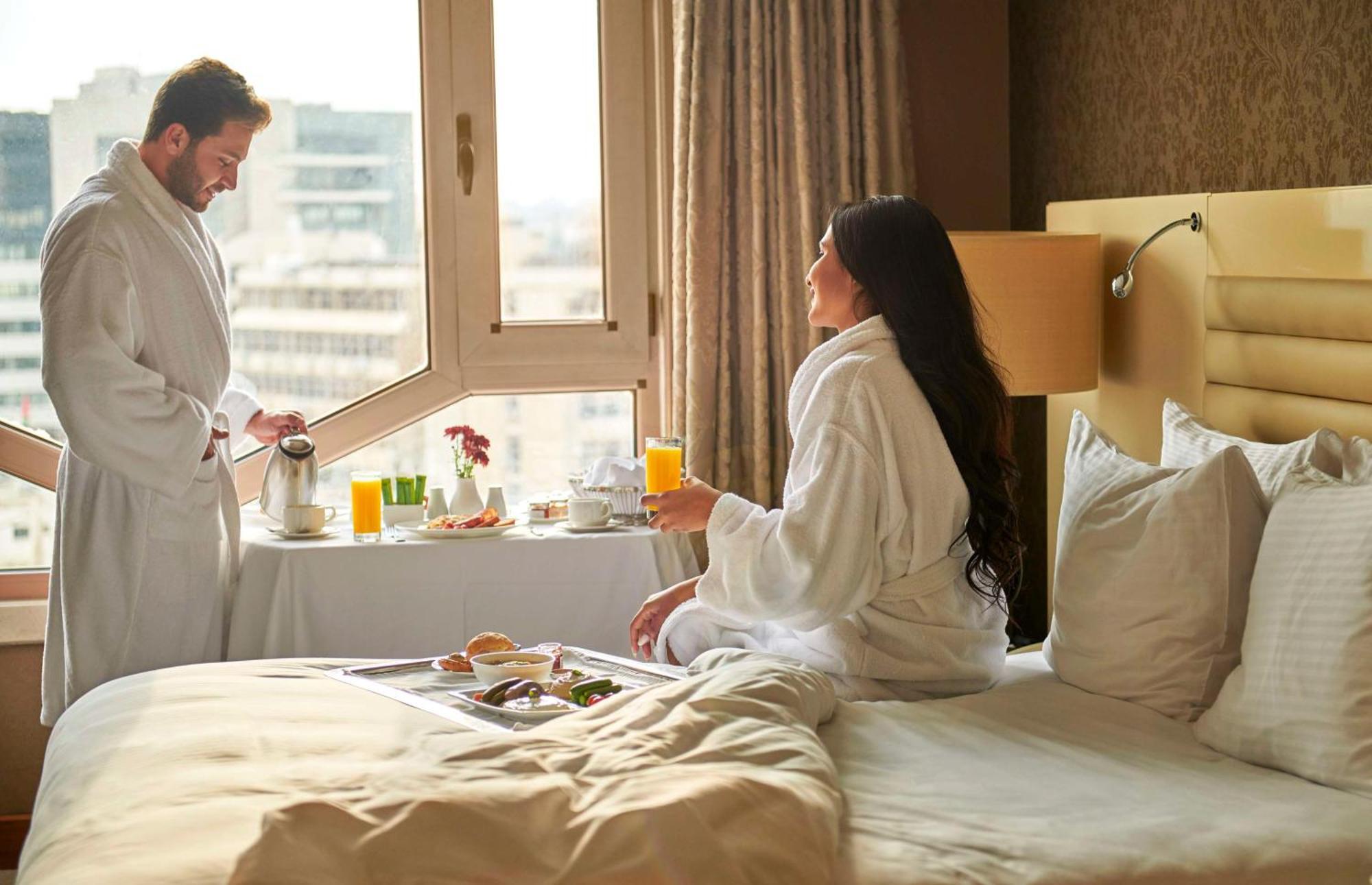 Grand Hyatt Amman Hotel Bagian luar foto Room service